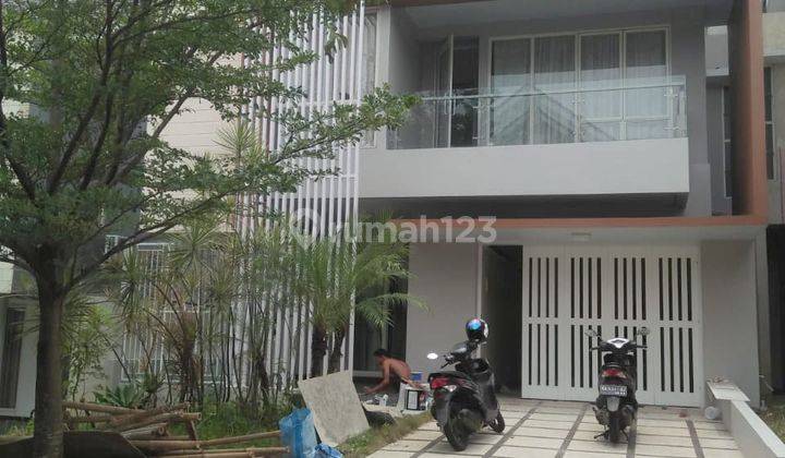 Rumah Siap Huni 2 Lantai Bagus Unfurnisher Shm Dekat Ke Pintu Tol Di Cluster Hilltop Sentul City Bogor 1