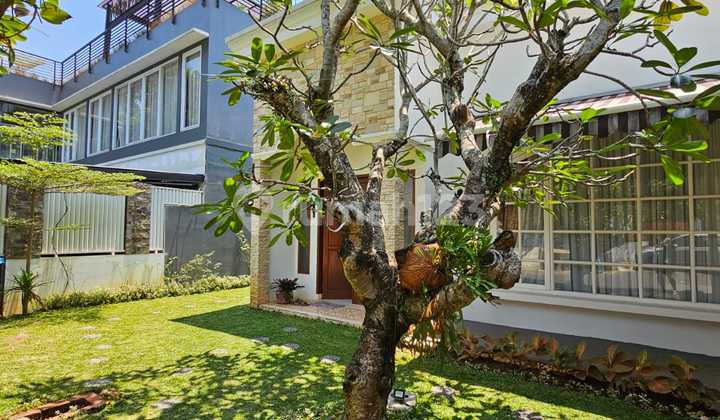 Rumah 2 Lantai Siap Huni Dengan Halaman Belakang Yang Luas Shm Di Cluster Bukit Golf Hijau Sentul City Bogor Rumah 2 Lantai Siap Huni Dengan Halaman Belakang Yang Luas Shm Di Cluster Bukit Golf Hijau Sentul City Bogor