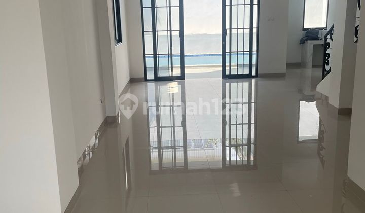 Rumah Mewah 2 Lantai Siap Huni Dengan Private Golf Shm Di Clusted Bukit Golf Hijau Sentul City Bogor 2