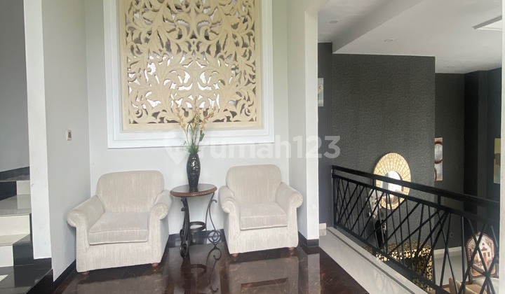 foto lainnya rumah 3 lantai dengan view