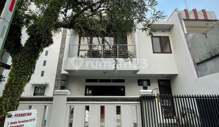 Rumah 2 Lantai Siap Huni SHM Dekat ke Ccm Mall di Perumahan Nirwana Estate Cibinong Bogor Rumah 2 Lantai Siap Huni SHM Dekat ke Ccm Mall di Perumahan Nirwana Estate Cibinong Bogor