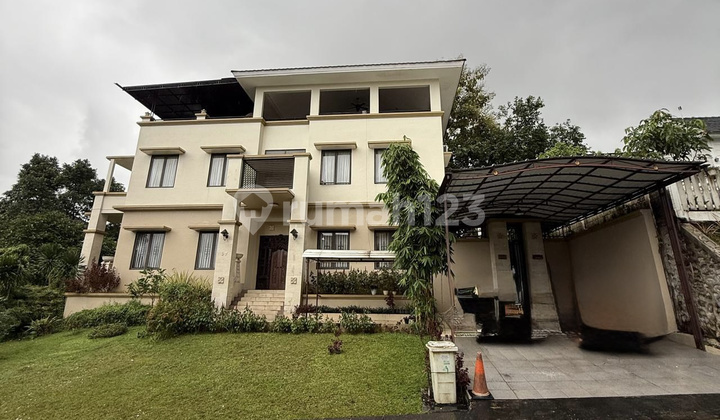 Rumah Hook dengan Rooftop View Gunung di Cluster Country Wood Sentul City Bogor