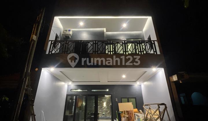 Rumah Siap Huni dengan Private Pool dan Rooftop SHM di Cluster Taman Besakih Sentul City