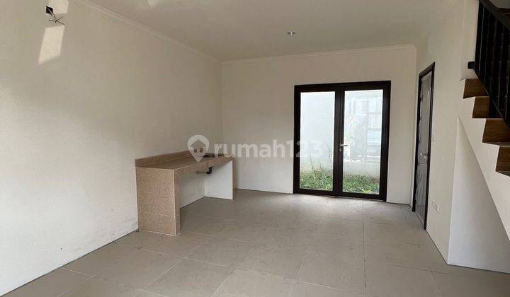 Dijual Rumah 2 Lantai Bagus Unfurnished di Perumahan Vida Cluster Kencana. Nrnefa 2