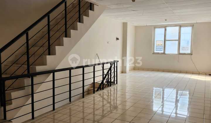 Dijual Cepat Unit Langka Ruko Golden Boulevard 2,5 Lantai Hadap Barat Daya Lok Strategis BSD City. Ivnefa Dijual Cepat Unit Langka Ruko Golden Boulevard 2,5 Lantai Hadap Barat Daya Lok Strategis BSD City. Ivnefa