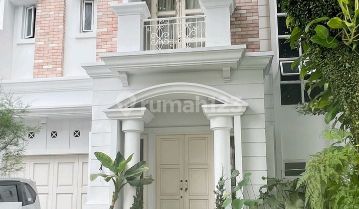 Rare House Rarely Found in Front of Summarecon Mall Serpong SMS Gading Serpong. Location with Many Facilities. Worth Considering!!
