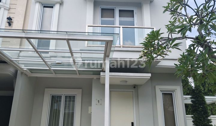 Hoek House Ready to Use. Comfortable Parking.