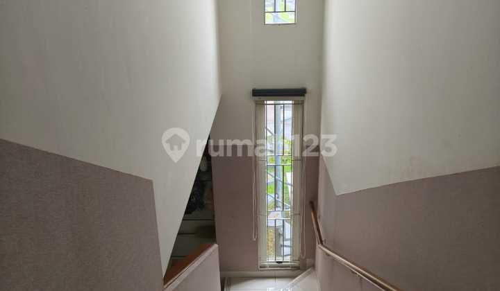 Ready-to-Use House at Sutera Leora Alam Sutera. Strategic Location Near Public Facilities in Alam Sutera. 2