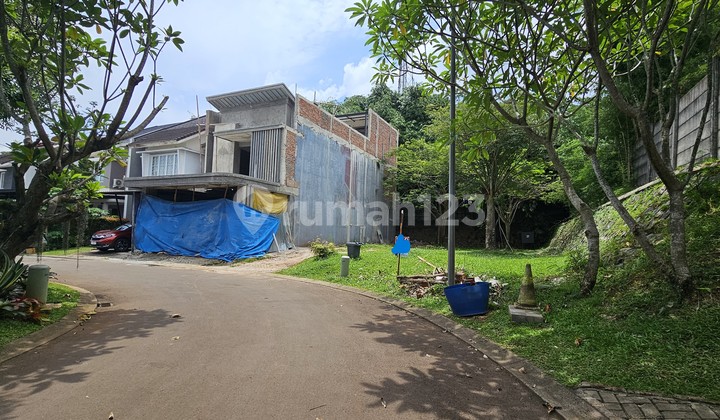 Dijual Kavling Sevilla BSD Hoek Banci 240m2 Hadap Selatan - Timur - Ylefb