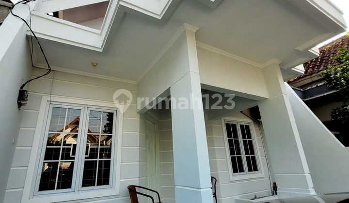 Dijual Rumah semi furnish siap huni di dalam Komplek Graha Raya Tangerang Selatan. Itaefa Dijual Rumah semi furnish siap huni di dalam Komplek Graha Raya Tangerang Selatan. Itaefa