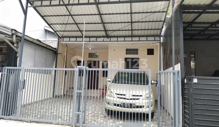 Affordable Ready-to-Occupy House in Kelapa Gading Affordable Ready-to-Occupy House in Kelapa Gading
