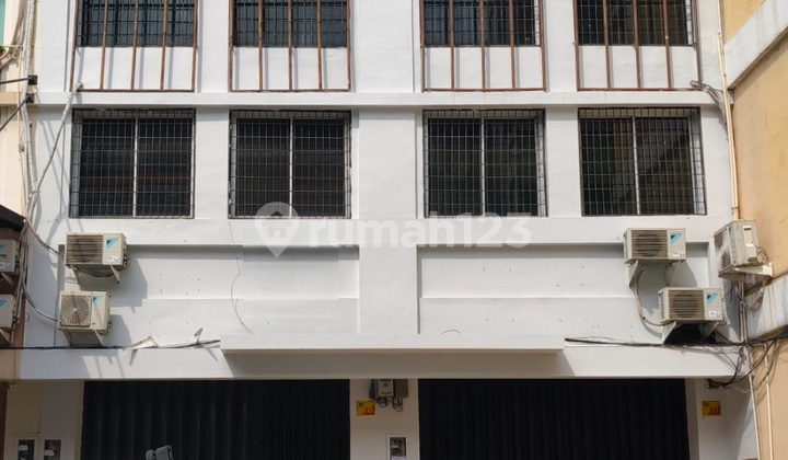 Ruko Gandeng Sangat Murah Jarang Ada di Cempaka Mas