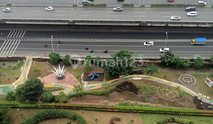 For sale apartment above Green Pramuka City Mall, already renovated.