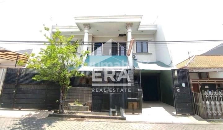 For quick sale on Jl. Manyar Tirtoasri, Sukolilo, Surabaya.