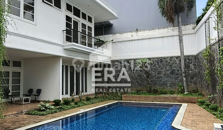 Disewakan Rumah Keren di Kawasan Bergengsi Pondok Indah Jakarta Selatan 2