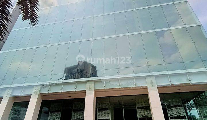 Gedung  perkantoran 11 lantai di pusat kota  1