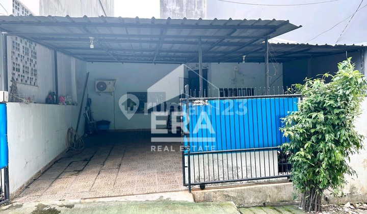 For sale: House in Pondok Gading Utama, Pegangsaan Indah Barat 1, North Jakarta