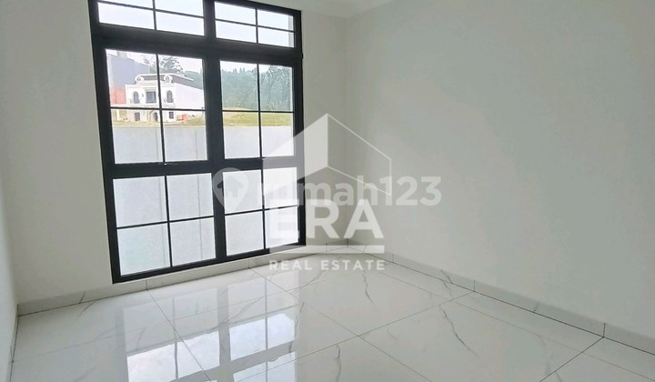 Rumah baru the Rosewood golf residence di Sumarecon Bogor 2