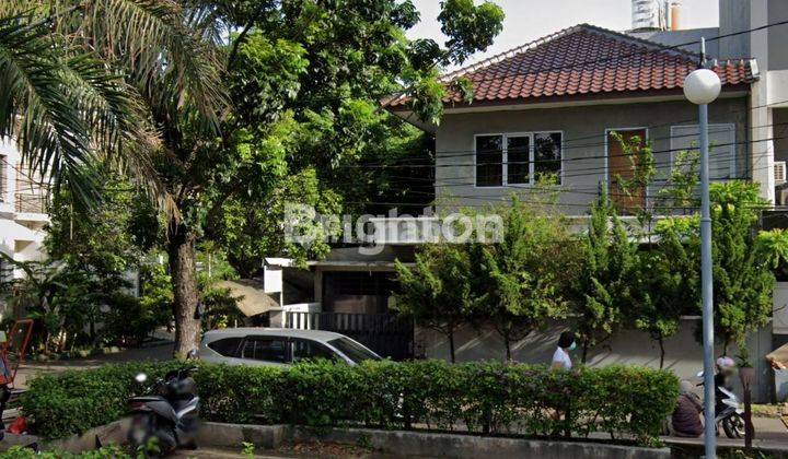 RUMAH DI JALAN DELIMA ROW 2 MOBIL 1