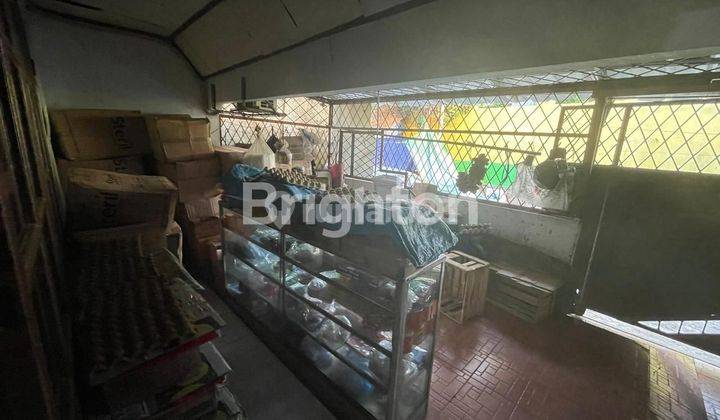 RUMAH 1 LANTAI DI DALAM PASAR TRADISIONAL DI JELAMBAR 1