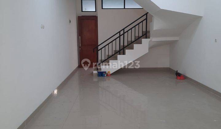 Rumah Baru 3 Lantai di Kepa Duri 1