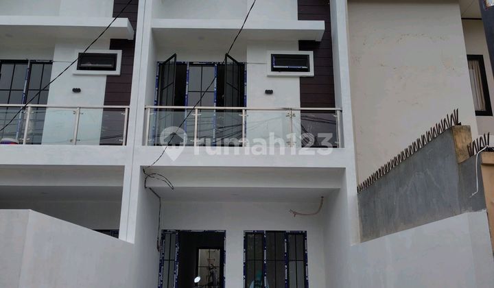 Rumah Baru Siap Huni 2 Lantai Di Meruya  2