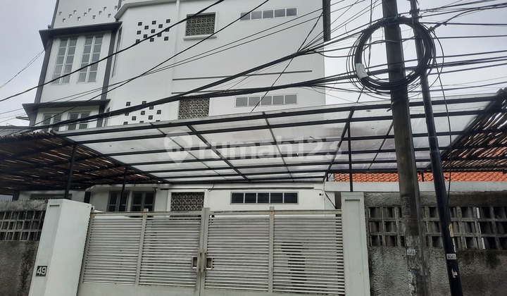 Rumah + Kost Full Furnished di Tanjung Duren Selatan Rumah + Kost Full Furnished di Tanjung Duren Selatan