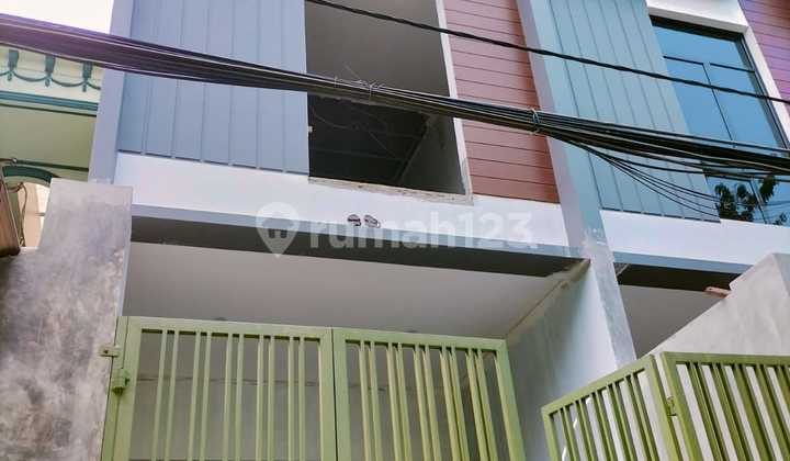 Rumah baru 4,5 Lantai di Jelambar Jakarta barat Rumah baru 4,5 Lantai di Jelambar Jakarta barat