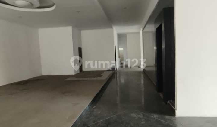 Super Cheap.. 4-Storey Building on Mampang Main Road, South Jakarta Super Cheap.. 4-Storey Building on Mampang Main Road, South Jakarta