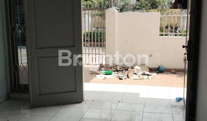 RUMAH BESAR 2 LANTAI DI PENJARINGAN JAKARTA UTARA 2