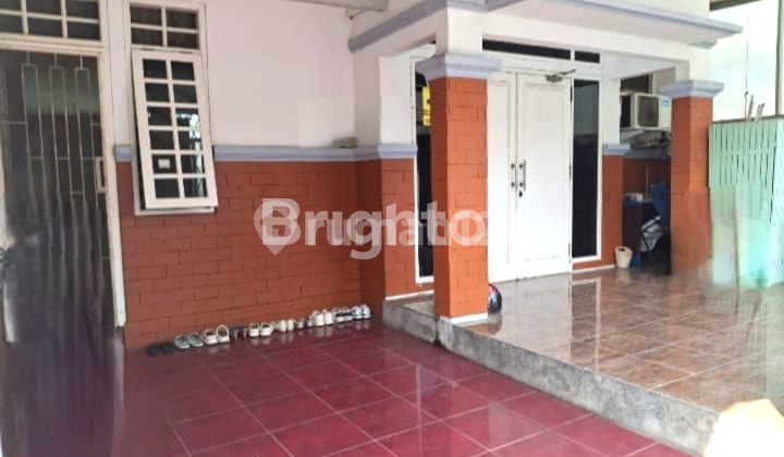 RUMAH GRIYA LOKA, BSD CITY, SANGAT STRATEGIS, TERAWAT DAN SIAP HUNI