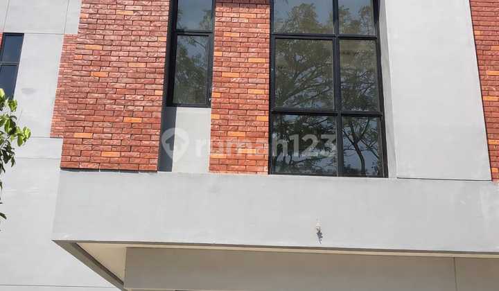 YC Hub Shop-House, BSD, Highly Strategic, 3 Floors, Corner Position, Near Aeon Mall BSD. YC Hub Shop-House, BSD, Highly Strategic, 3 Floors, Corner Position, Near Aeon Mall BSD.