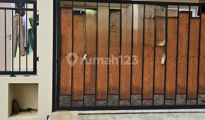 House Sector 7, Gading Serpong, Highly Strategic, 2 Floors, Negotiable 2