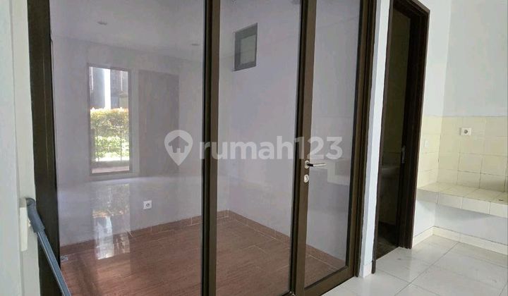 Whelford Cluster, 3 Floors, Highly Strategic Location, Ready to Occupy!