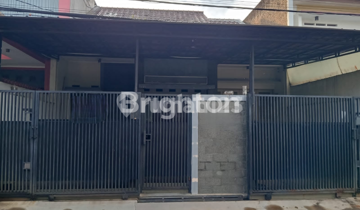 RUMAH JL. TENIS, BANDUNG SIAP HUNI, FULL RENOVASI DAN SANGAT STRATEGIS