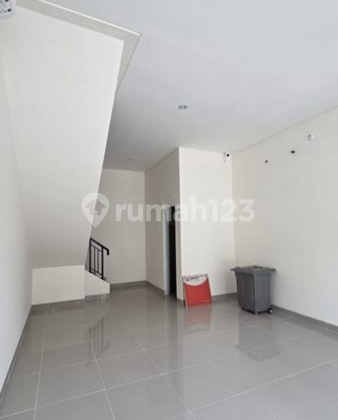 RUKO SORRENTO GRANDE WEST, 2 LANTAI, BERADA DI KAWASAN KOMERSIAL GADING SERPONG