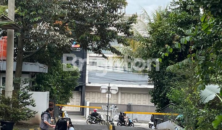 RUMAH DI GUNUNG BATU, BANDUNG. BAGUS , dengan. berbagai fasilitas RUMAH DI GUNUNG BATU, BANDUNG. BAGUS , dengan. berbagai fasilitas