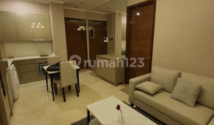 For rent apartment in District 8 SCBD, 3 bedrooms, furnished, size 179 m2, in South Jakarta.