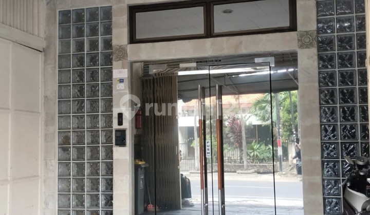 Dijual Ruko Di Jl. Kyai Raya Uk 71m² Full Renovasi ,ADa LIFT at Jakarta Pusat 
