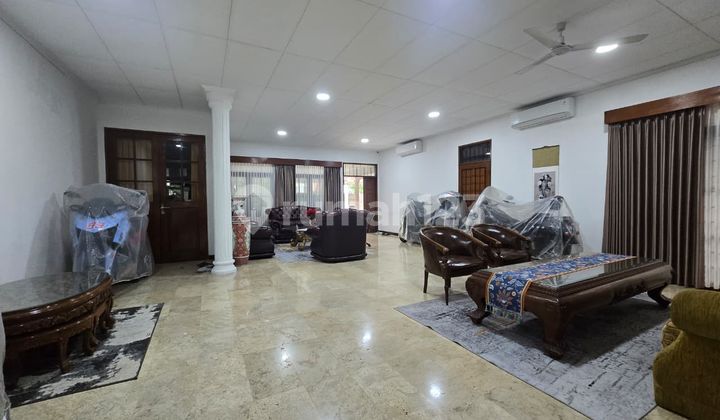 Disewa Rumah Jalan Abdul Majid raya Uk 1100m² Furnished , Keb. baru at Jakarta Selatan
 2