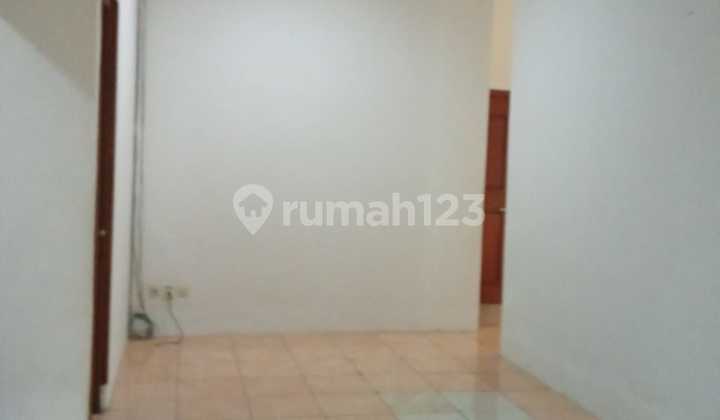 Disewa Rumah Jl. Laksana Uk312m² at Jakarta Selatan  2