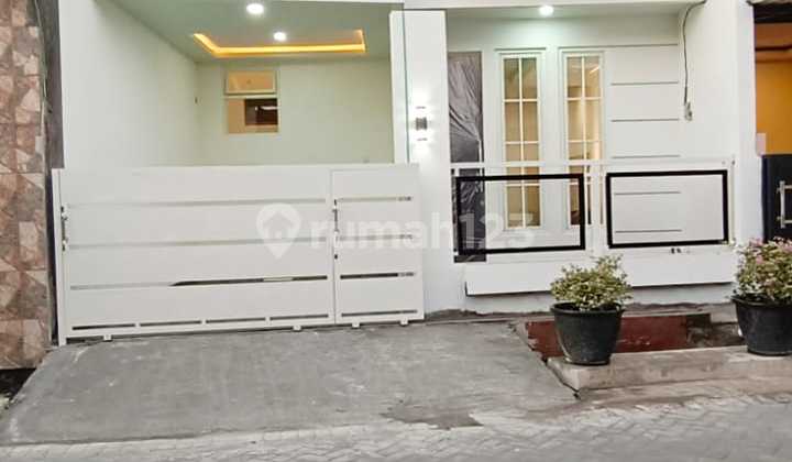 RUMAH 2 LANTAI MODERN MINIMALIS MENGANTI PERMAI 2
