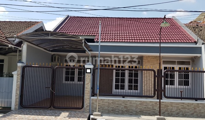 Newly Renovated Furnished Ready-to-Occupy House, Klampis Semolo Barat, Wisma Mukti, East Surabaya