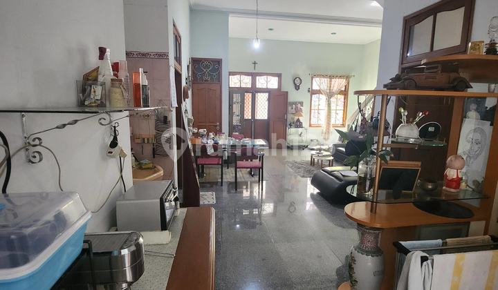 Rumah 2 Lantai Wisma Permai Barat Belakang Galaxy Mall Dekat Mulyosari, Mulyorejo, Merr