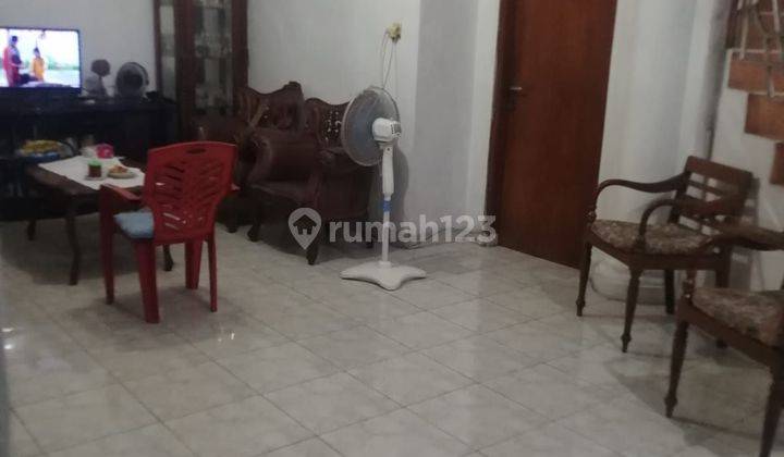 Rumah siap pakai di Kemayoran 2 lantai 2