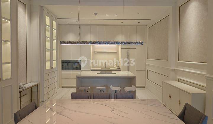  Apartemen St Regis 3 Kamar Tidur Furnished Bagus 2