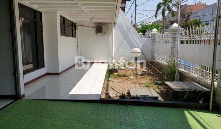 Rumah 1 Lantai Dharmahusada Indah Barat, Terawat, Row Jalan 3mbl 2