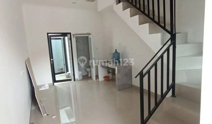 Rumah Keren Harga Apartemen di Jakarta Timur 2