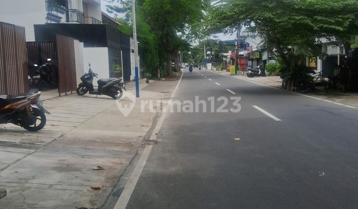 New House in East Pejaten. Pasar Minggu, South Jakarta City Flood-Free, Strategic, Close to Train Access New House in East Pejaten. Pasar Minggu, South Jakarta City Flood-Free, Strategic, Close to Train Access