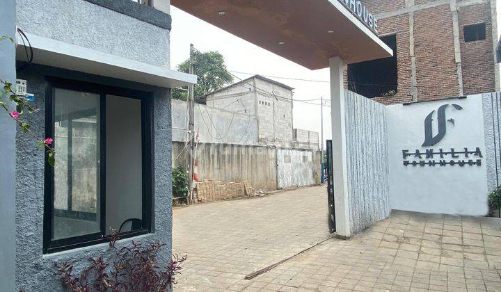 Rumah Murah 2 Lantai Jatiwarna Familia Townhouse 1